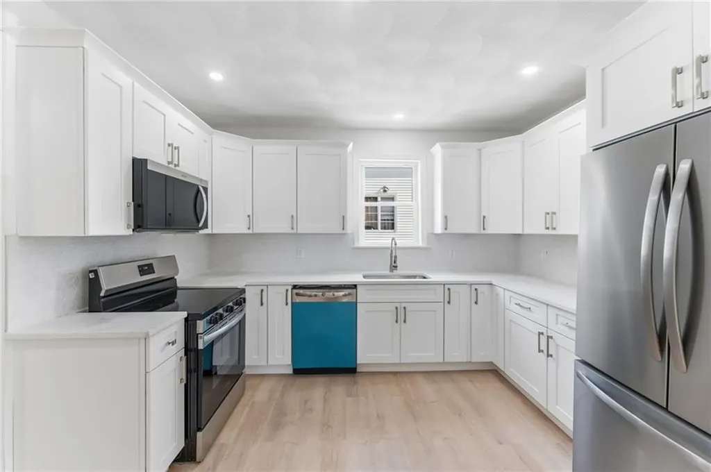 26 Alto Street Cranston RI 02920