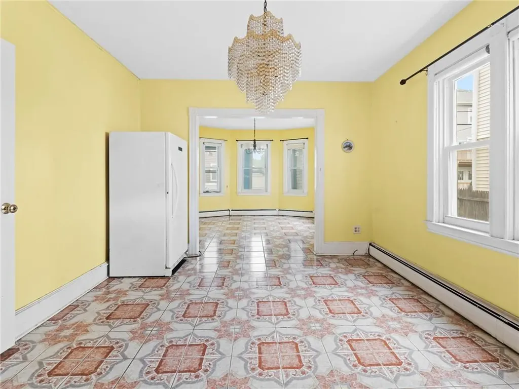 204 Roosevelt Street Providence RI 02909