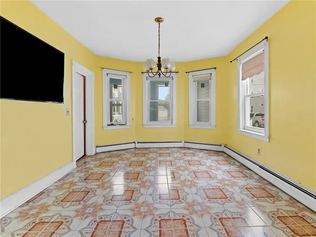 204 Roosevelt Street Providence RI 02909