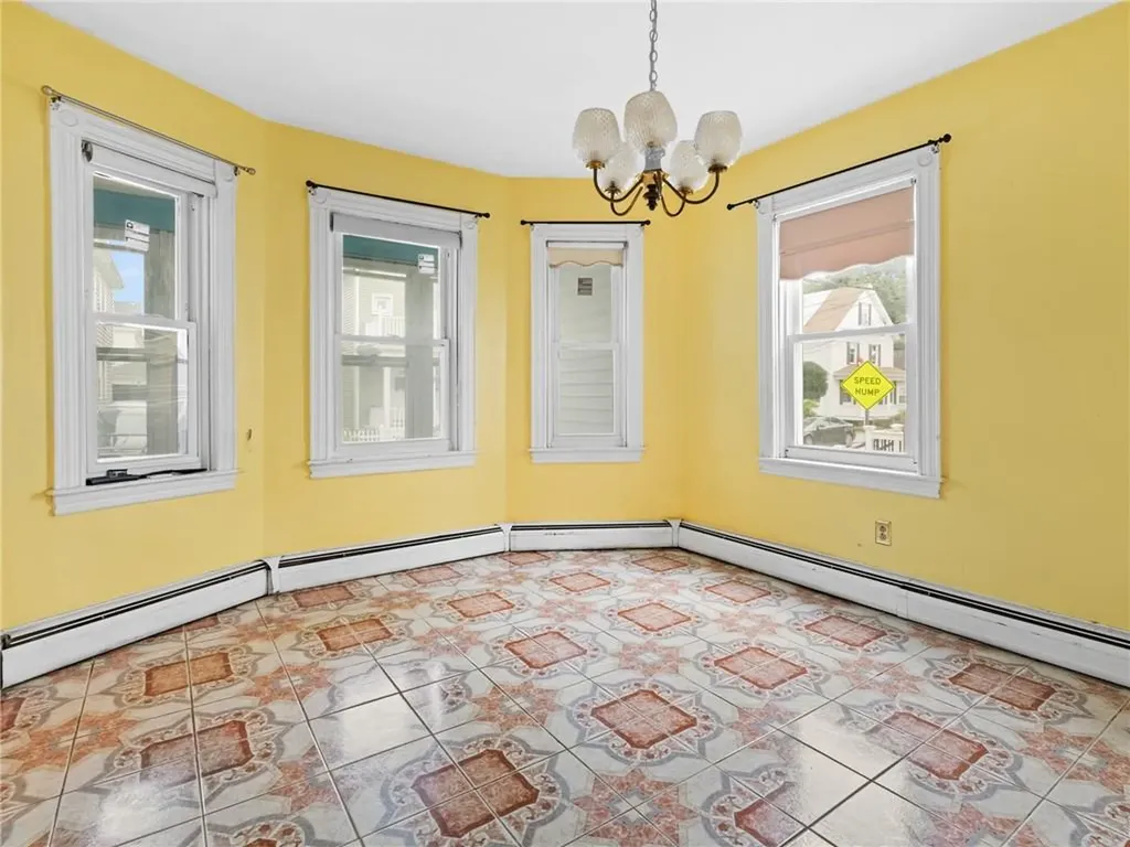 204 Roosevelt Street Providence RI 02909