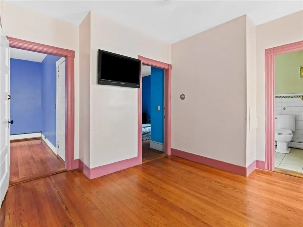 204 Roosevelt Street Providence RI 02909