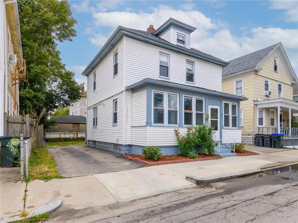 204 Roosevelt Street Providence RI 02909
