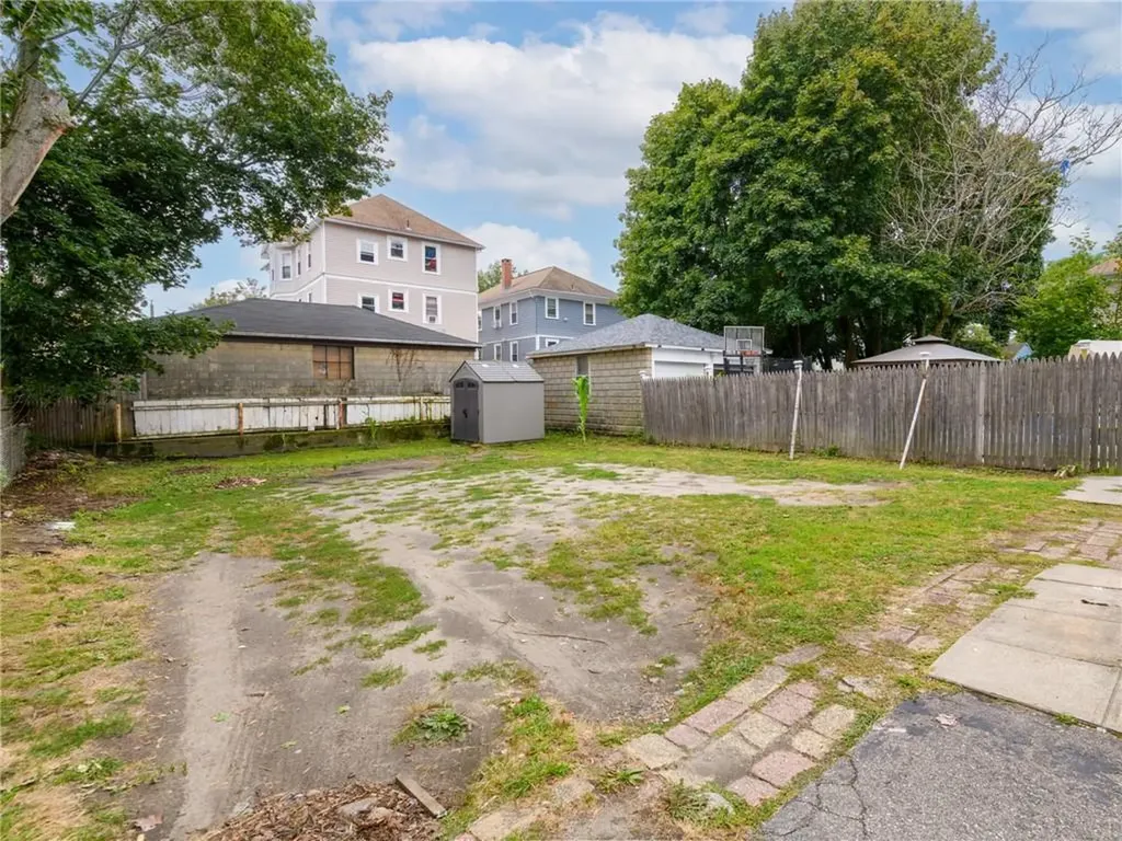 204 Roosevelt Street Providence RI 02909