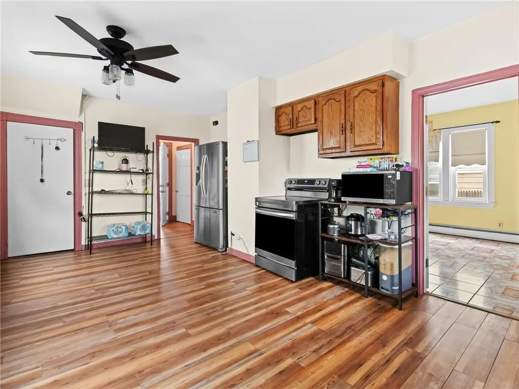 204 Roosevelt Street Providence RI 02909