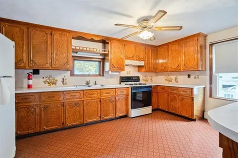 39 Broad Street Warren RI 02885