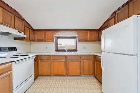 39 Broad Street Warren RI 02885