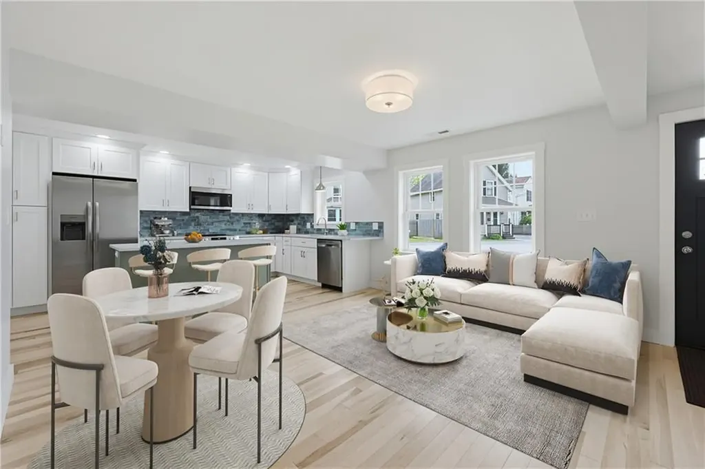 33 Jefferson Avenue East Providence RI 02915