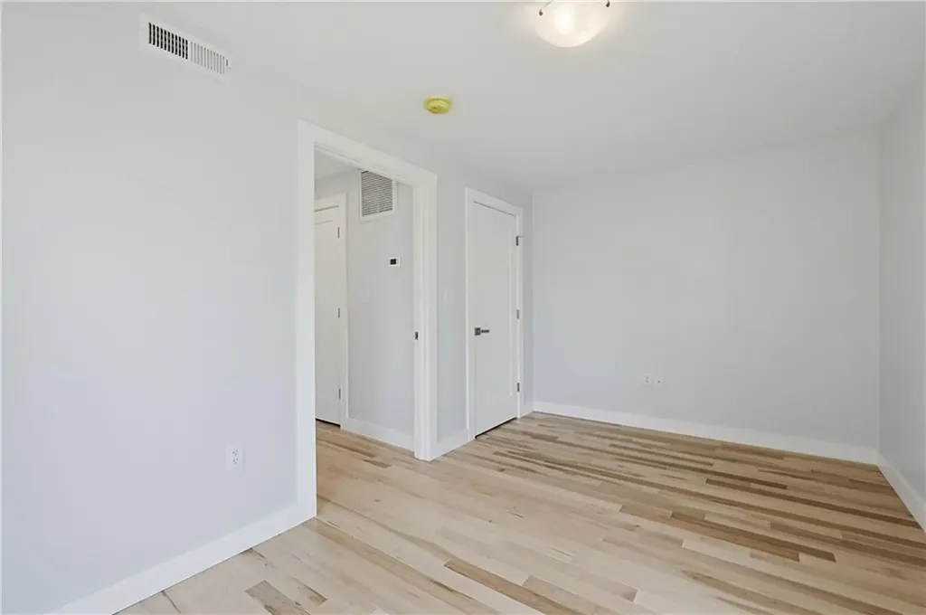 33 Jefferson Avenue East Providence RI 02915