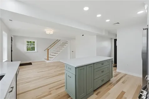 33 Jefferson Avenue East Providence RI 02915