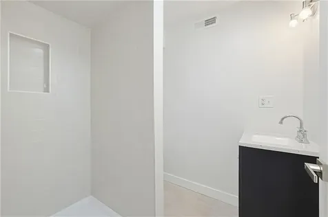33 Jefferson Avenue East Providence RI 02915