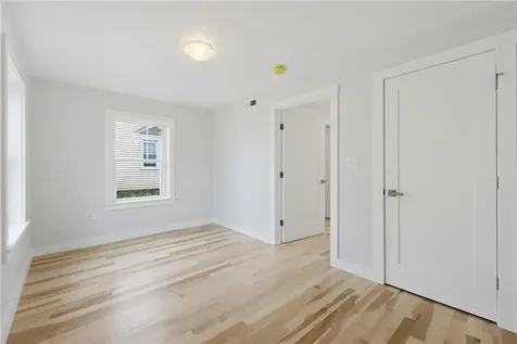 33 Jefferson Avenue East Providence RI 02915