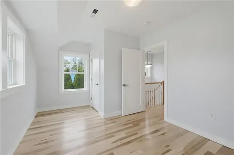 33 Jefferson Avenue East Providence RI 02915
