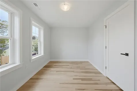 33 Jefferson Avenue East Providence RI 02915