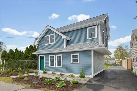 33 Jefferson Avenue East Providence RI 02915