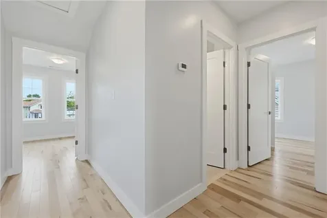 33 Jefferson Avenue East Providence RI 02915