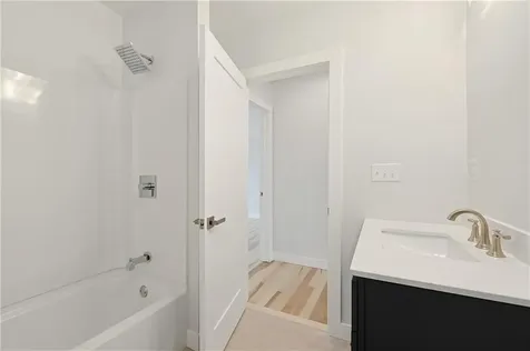 33 Jefferson Avenue East Providence RI 02915