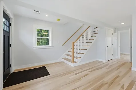 33 Jefferson Avenue East Providence RI 02915
