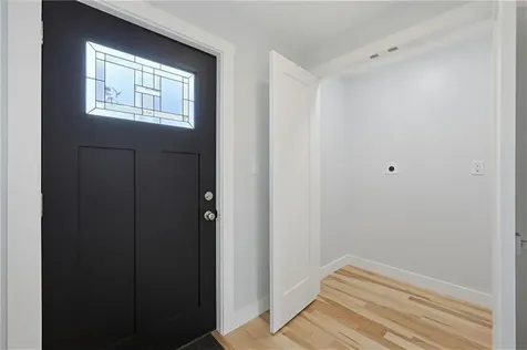 33 Jefferson Avenue East Providence RI 02915