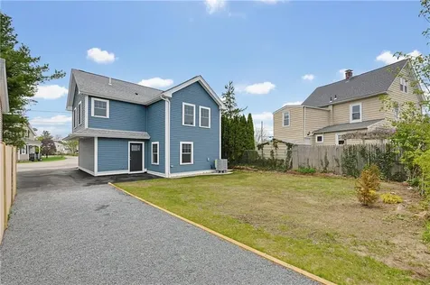33 Jefferson Avenue East Providence RI 02915