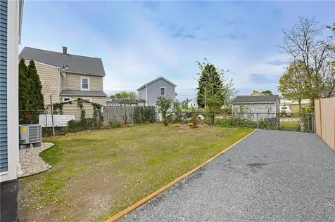 33 Jefferson Avenue East Providence RI 02915