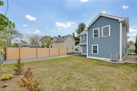 33 Jefferson Avenue East Providence RI 02915