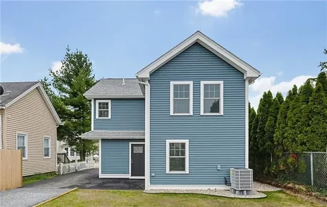 33 Jefferson Avenue East Providence RI 02915