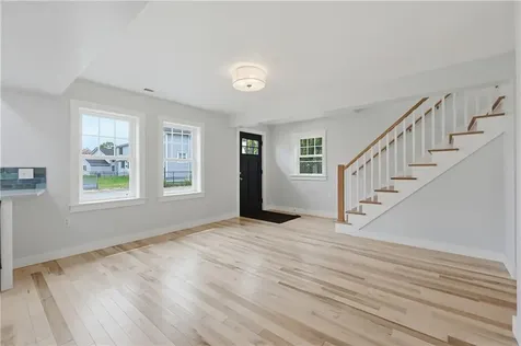 33 Jefferson Avenue East Providence RI 02915