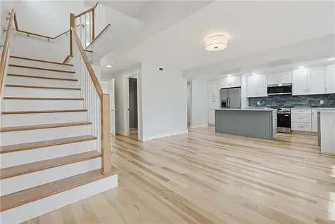 33 Jefferson Avenue East Providence RI 02915
