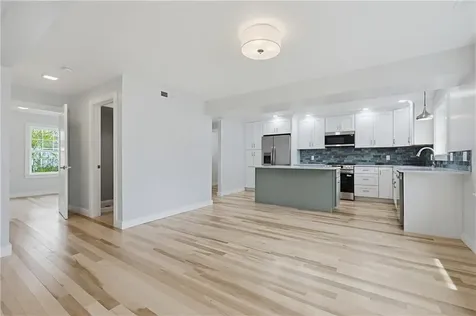 33 Jefferson Avenue East Providence RI 02915
