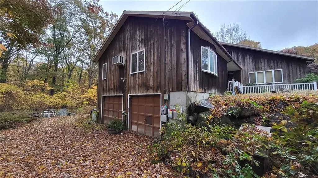 75 Rowe Drive Cranston RI 02921