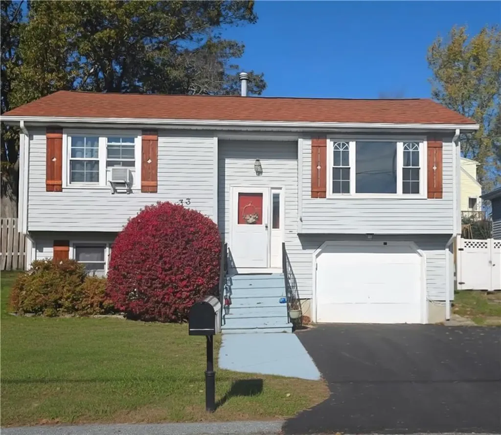 33 Valley Street Cumberland RI 02864