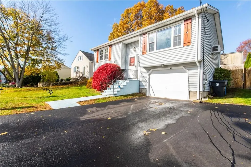 33 Valley Street Cumberland RI 02864