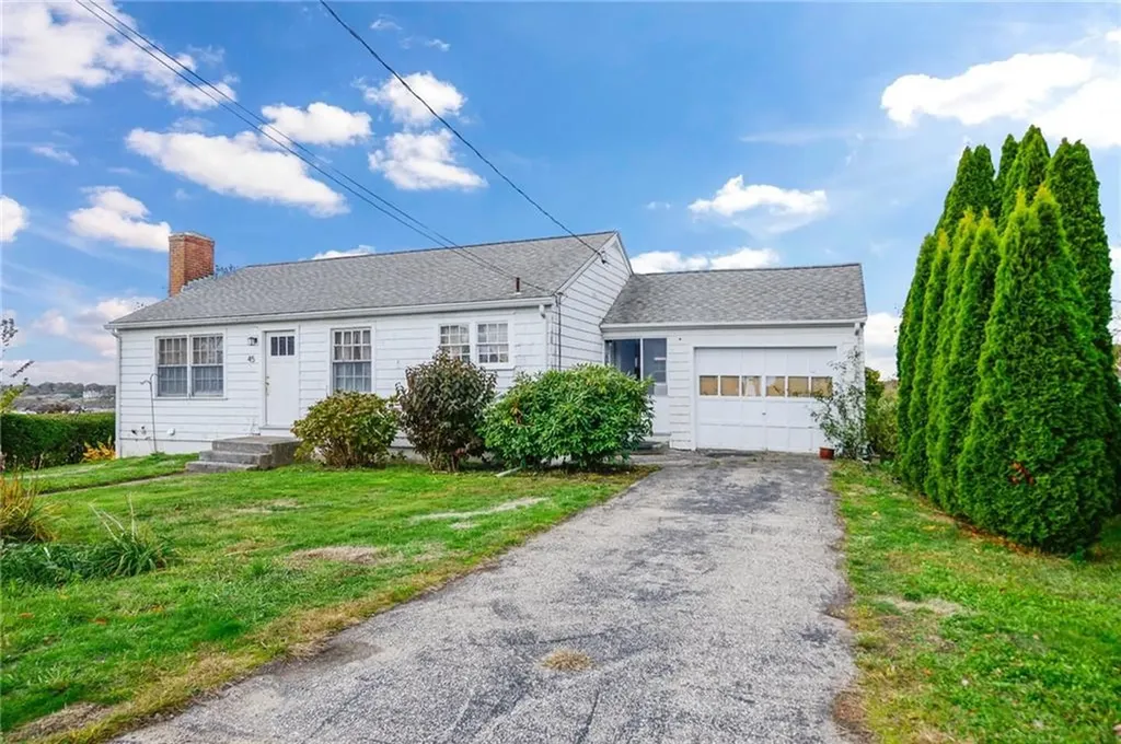 45 Leonard Bodwell Road Narragansett RI 02882