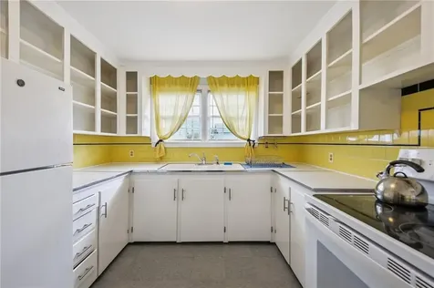 45 Leonard Bodwell Road Narragansett RI 02882