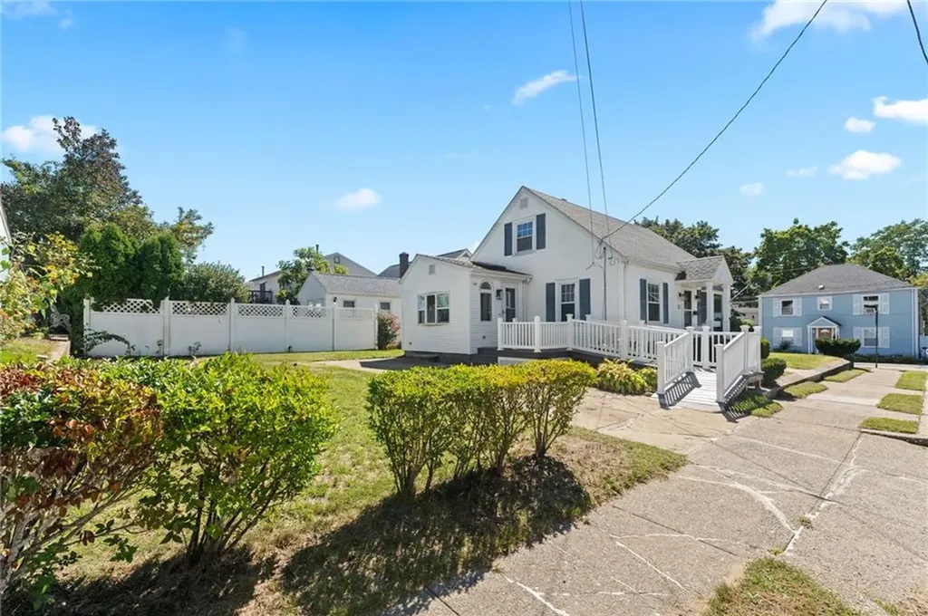 136 Frankfort Street Cranston RI 02910
