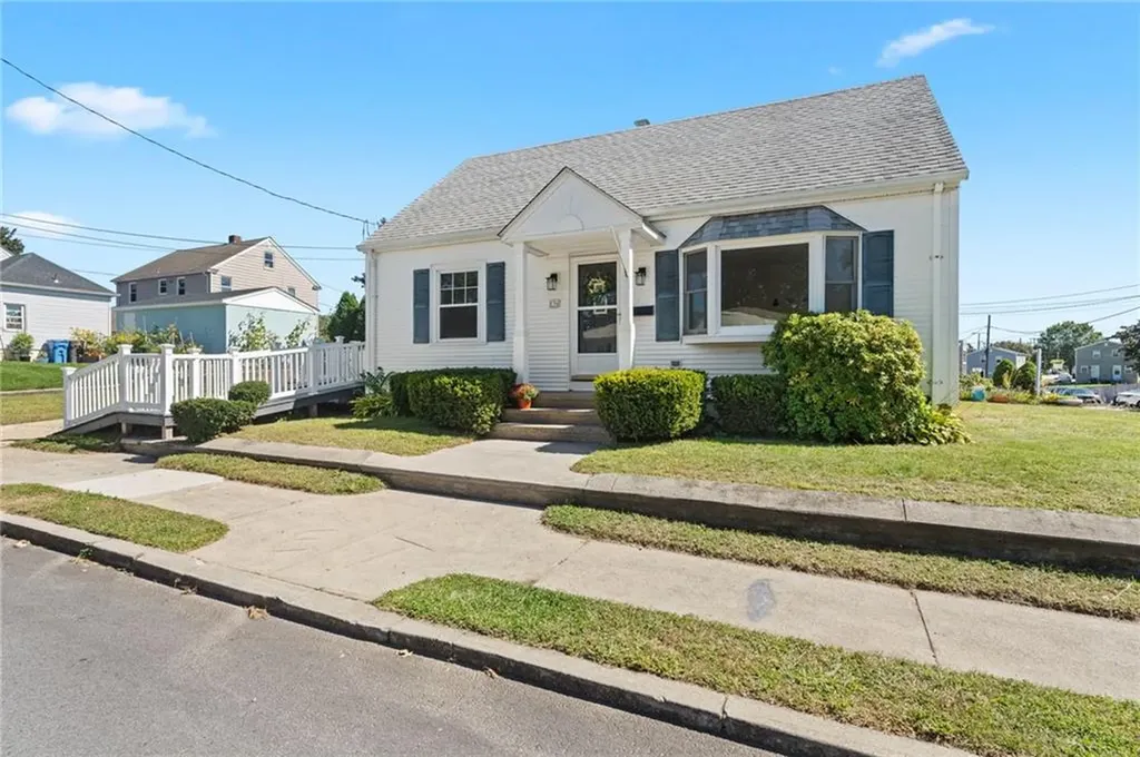 136 Frankfort Street Cranston RI 02910