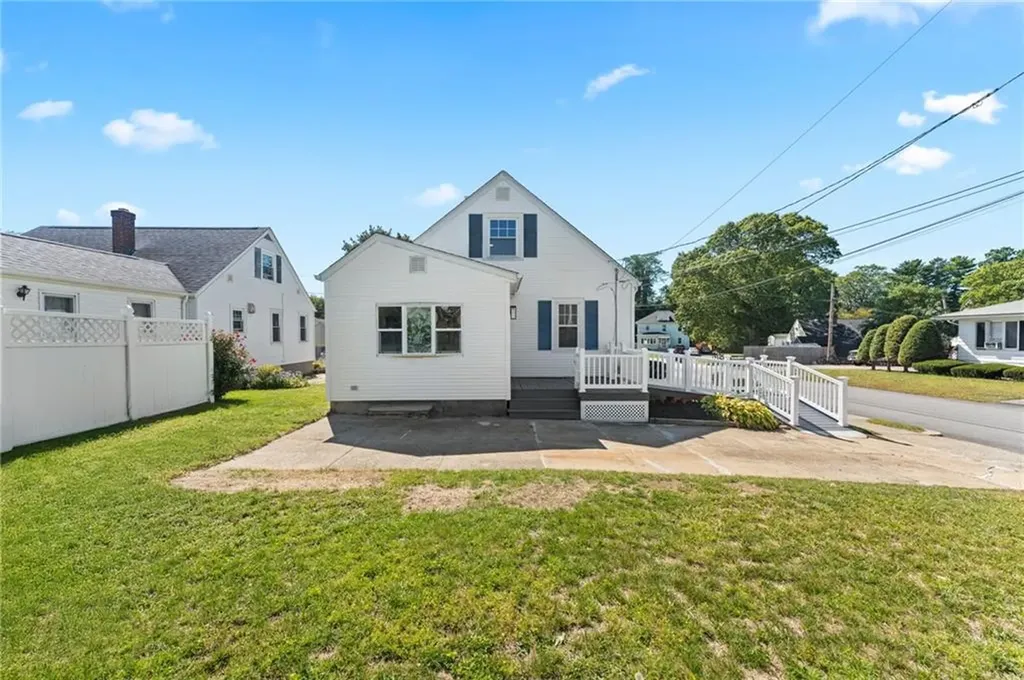 136 Frankfort Street Cranston RI 02910