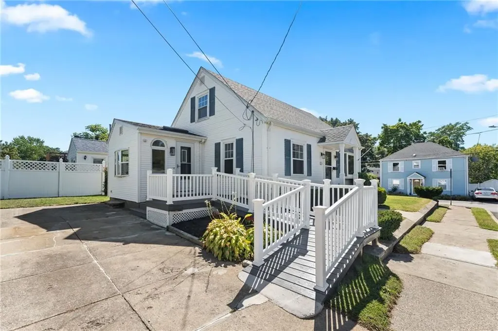 136 Frankfort Street Cranston RI 02910