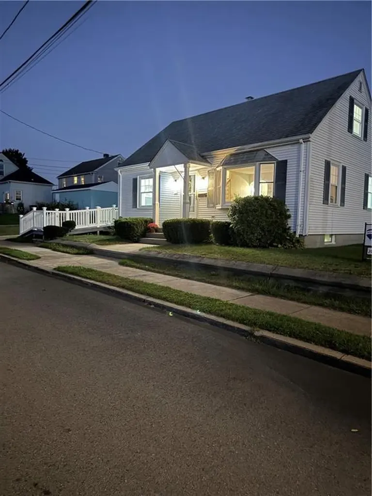 136 Frankfort Street Cranston RI 02910