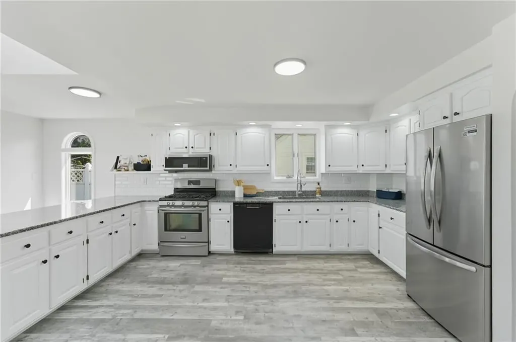 136 Frankfort Street Cranston RI 02910