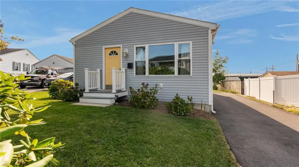 12 Leal Terrace Newport RI 02840