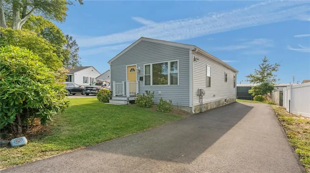 12 Leal Terrace Newport RI 02840