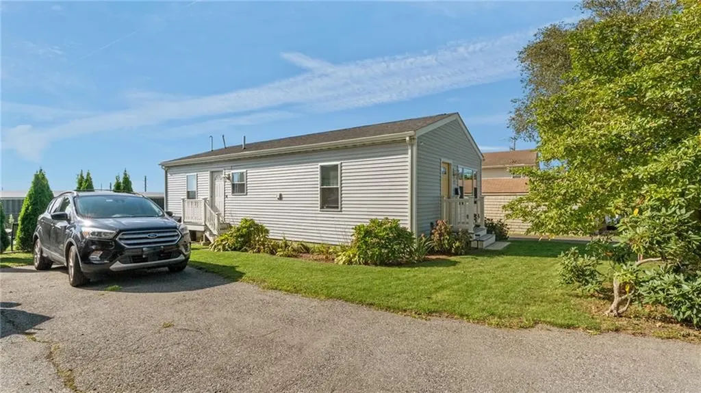 12 Leal Terrace Newport RI 02840