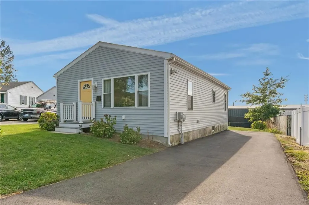 12 Leal Terrace Newport RI 02840