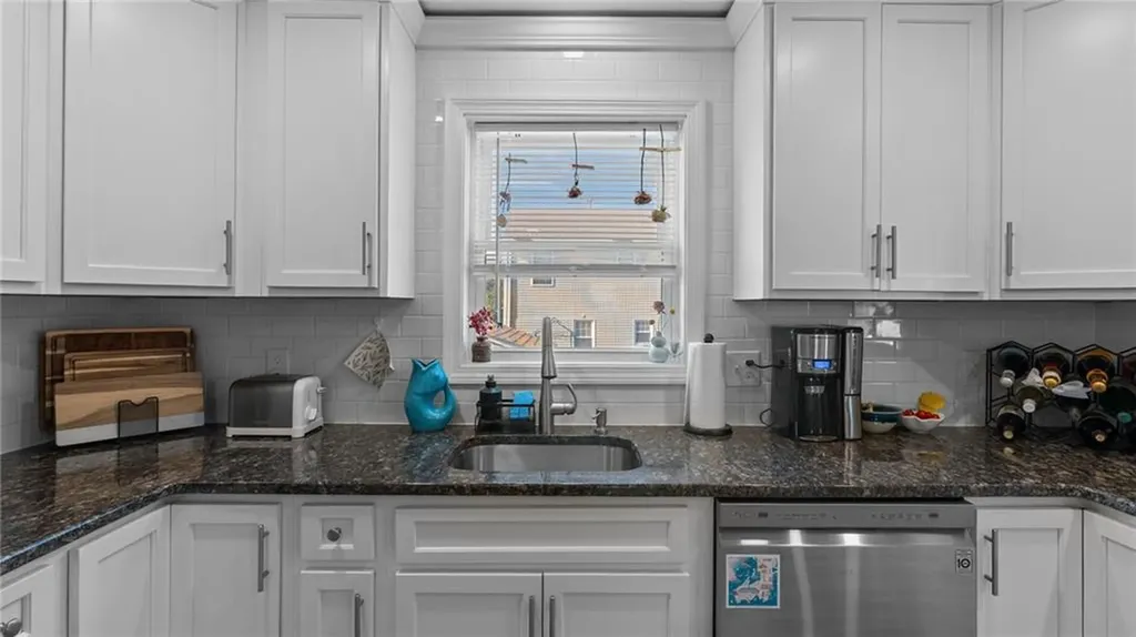 12 Leal Terrace Newport RI 02840