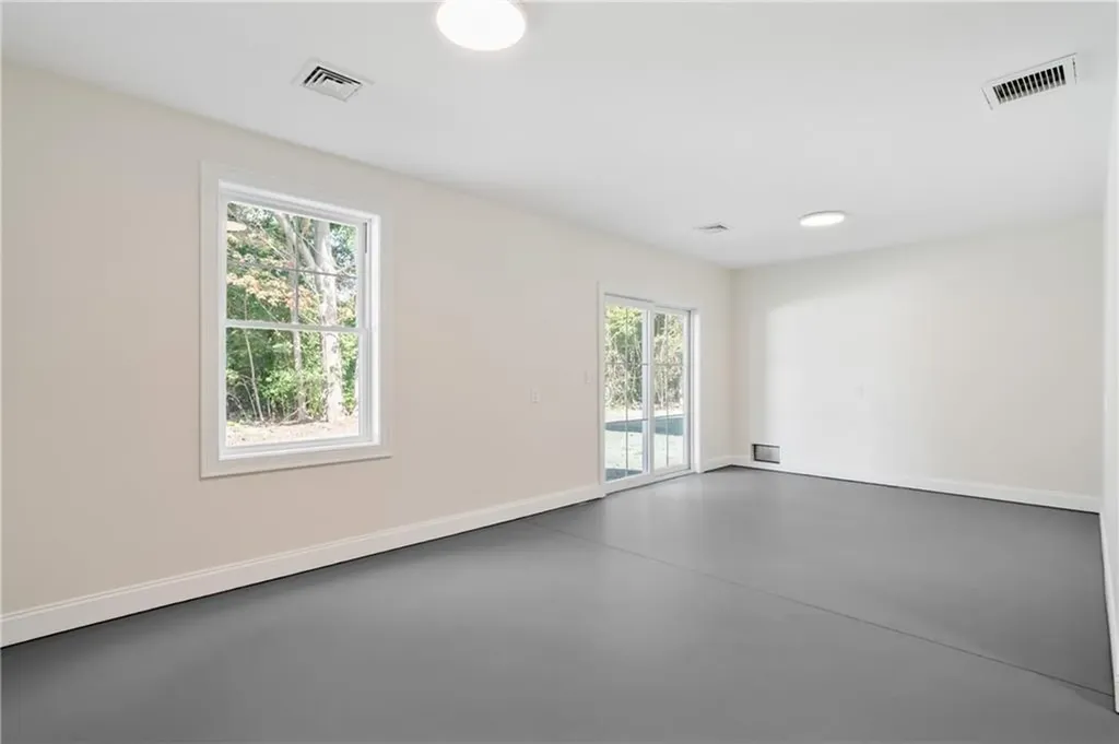 345 Point Avenue Warwick RI 02889