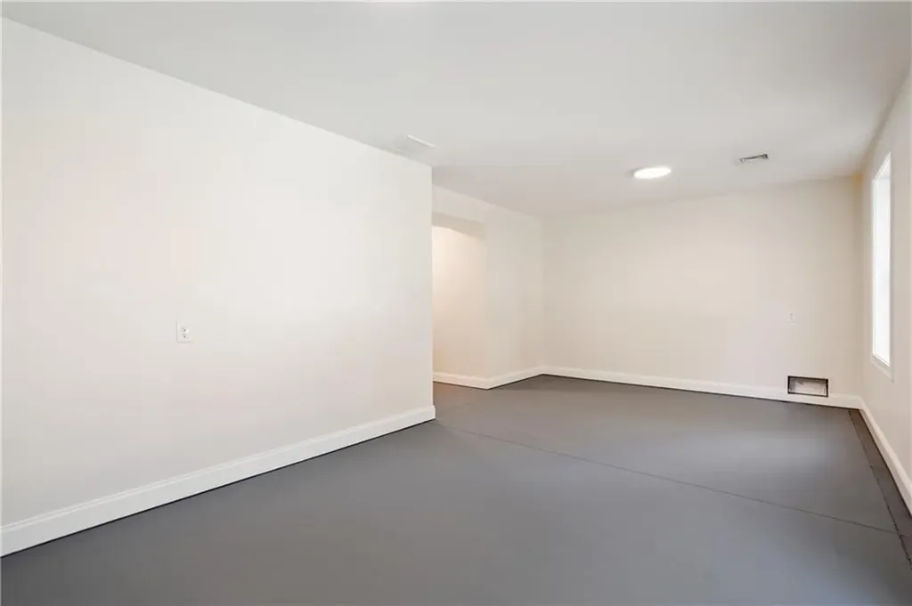 345 Point Avenue Warwick RI 02889