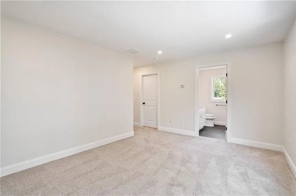 345 Point Avenue Warwick RI 02889