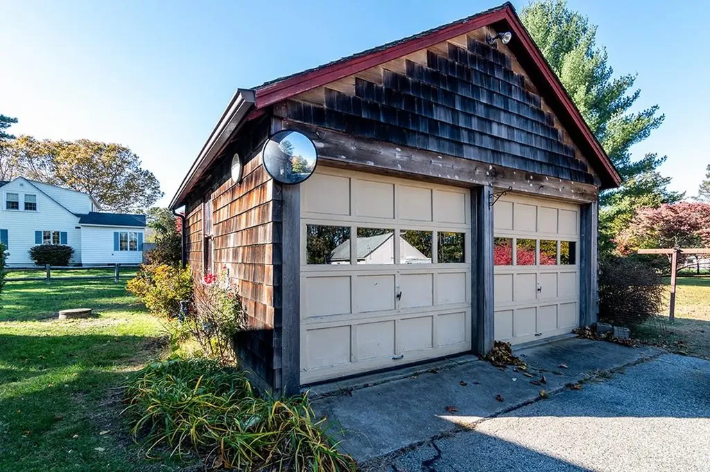 154 Essex Road North Kingstown RI 02852