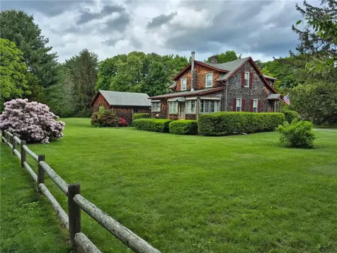 154 Essex Road North Kingstown RI 02852